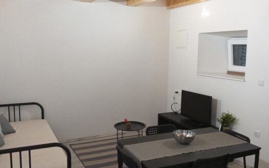 Schönes Haus mit drei Wohnungen, Insel Korčula, Žrnovo