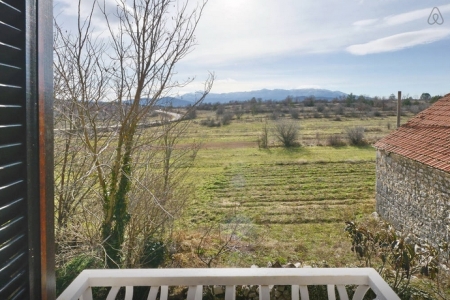 Familiäres Steinhaus mit Tradition – Ruhe und Authentizität, nahe Imotski (zu verkaufen)