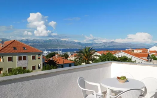 Brač, Supetar – Apartmentkomplex mit Restaurant, ideal für den Tourismus