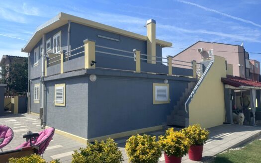 Traumhafte Lage in Nin: Apartmenthaus direkt am Sandstrand