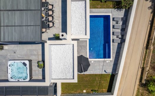 Neue moderne Villa in Privlaka – Pool, Jacuzzi und Panoramablick