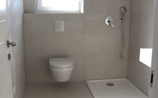 Makarska- Zwei-Zimmer-Wohnung im Erdgeschoss mit Garten und Meerblick