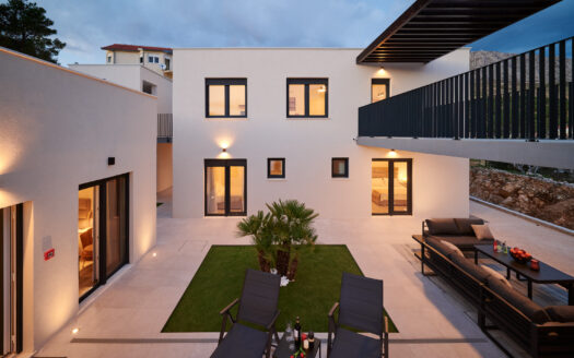 Dugi Rat – Stilvolle Villa mit privatem Pool, nur einen kurzen Spaziergang vom Strand entfernt