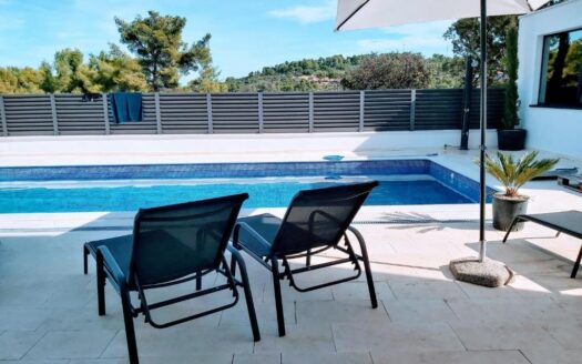 Luksusowa willa z basenem i strefą wellness – wyspa Šolta