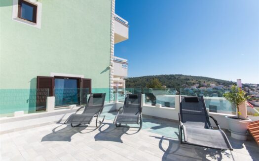 Attraktive Investition: Apartmenthaus auf Čiovo