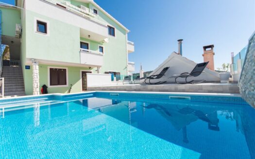 Attraktive Investition: Apartmenthaus auf Čiovo